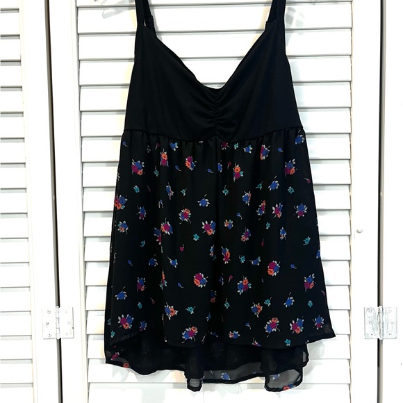 torrid Tops - Torrid Black Floral Adjustable Shoulder Tank Blouse